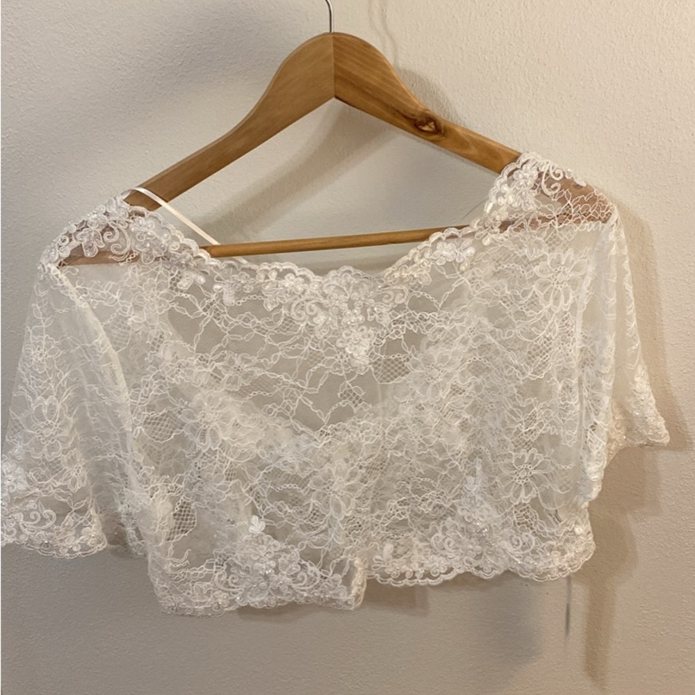 Elegant White Lace Crop Top